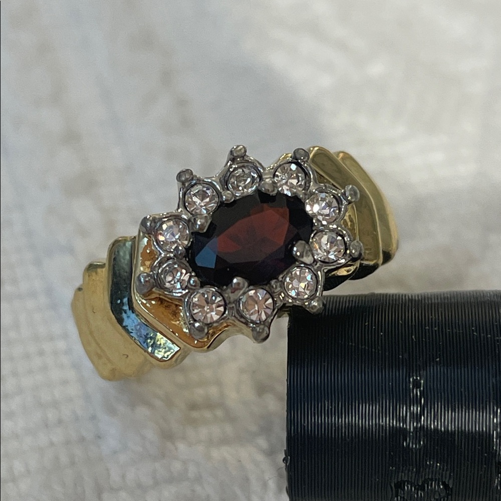 Elegant Gold and Red Stone Ring with Rhinestones Size 8.5